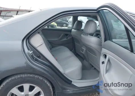 2009 Toyota Camry Hybrid z USA, uszkodzony, nr VIN 4T1BB46KX9U072912